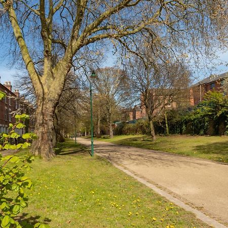 נוטינגהאם Limpenny Studio Apartment - Work Friendly And Outstanding Garden Studio Close To City Centre מראה חיצוני תמונה