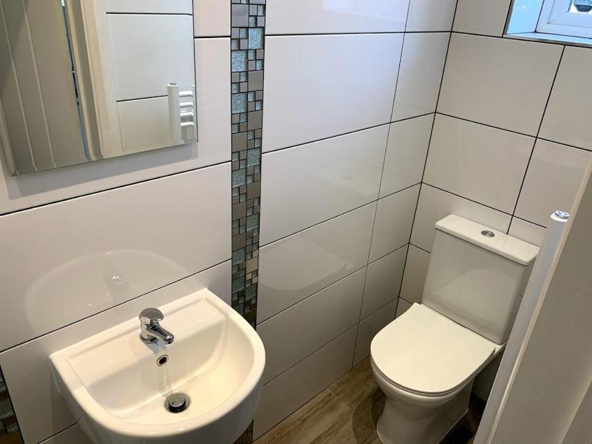 נוטינגהאם Limpenny Studio Apartment - Work Friendly And Outstanding Garden Studio Close To City Centre מראה חיצוני תמונה