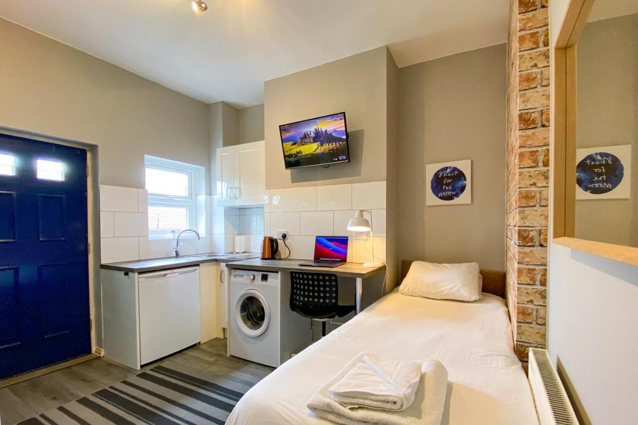 נוטינגהאם Limpenny Studio Apartment - Work Friendly And Outstanding Garden Studio Close To City Centre מראה חיצוני תמונה